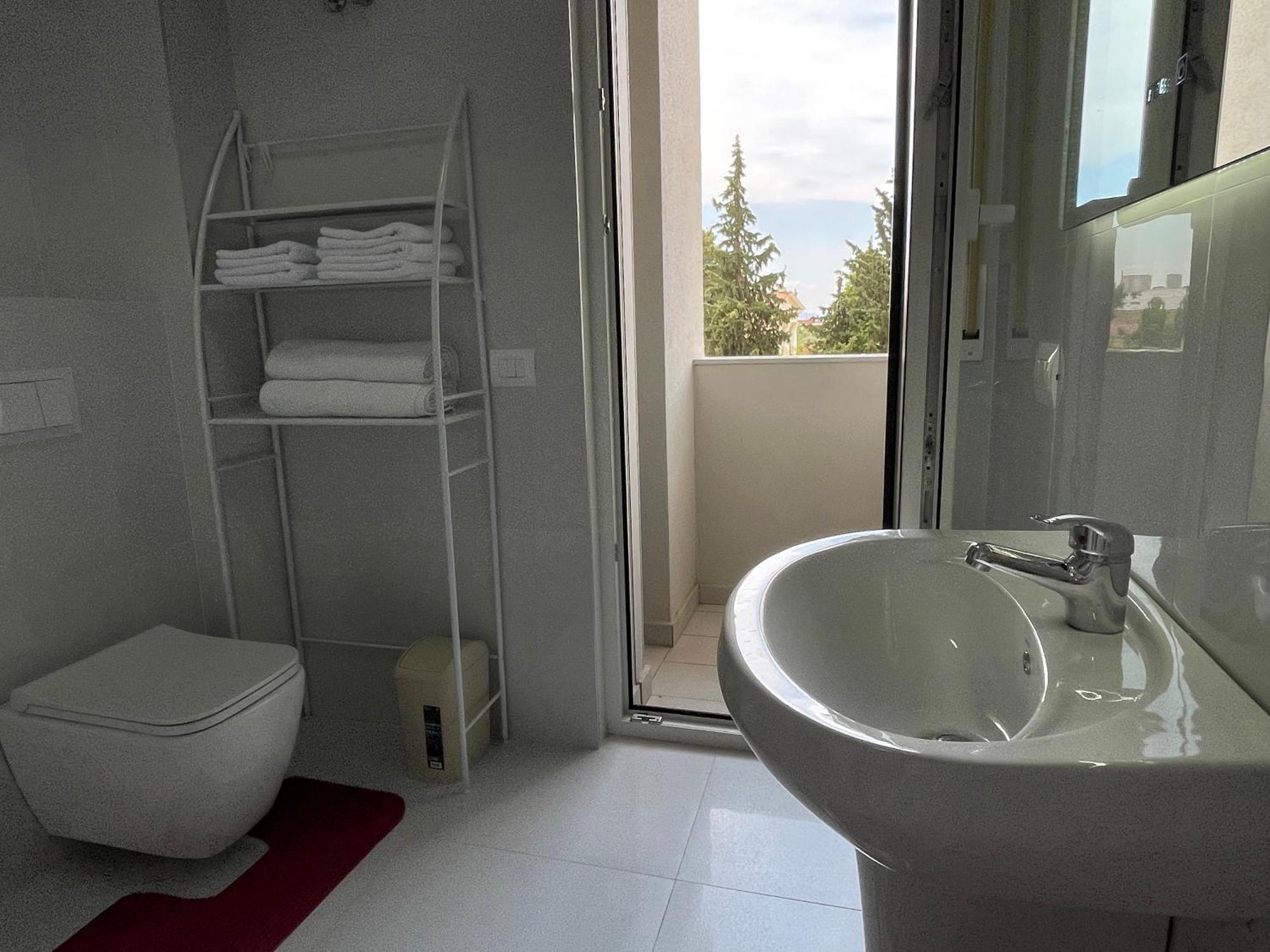 Kino Apartment Tirana Exterior photo